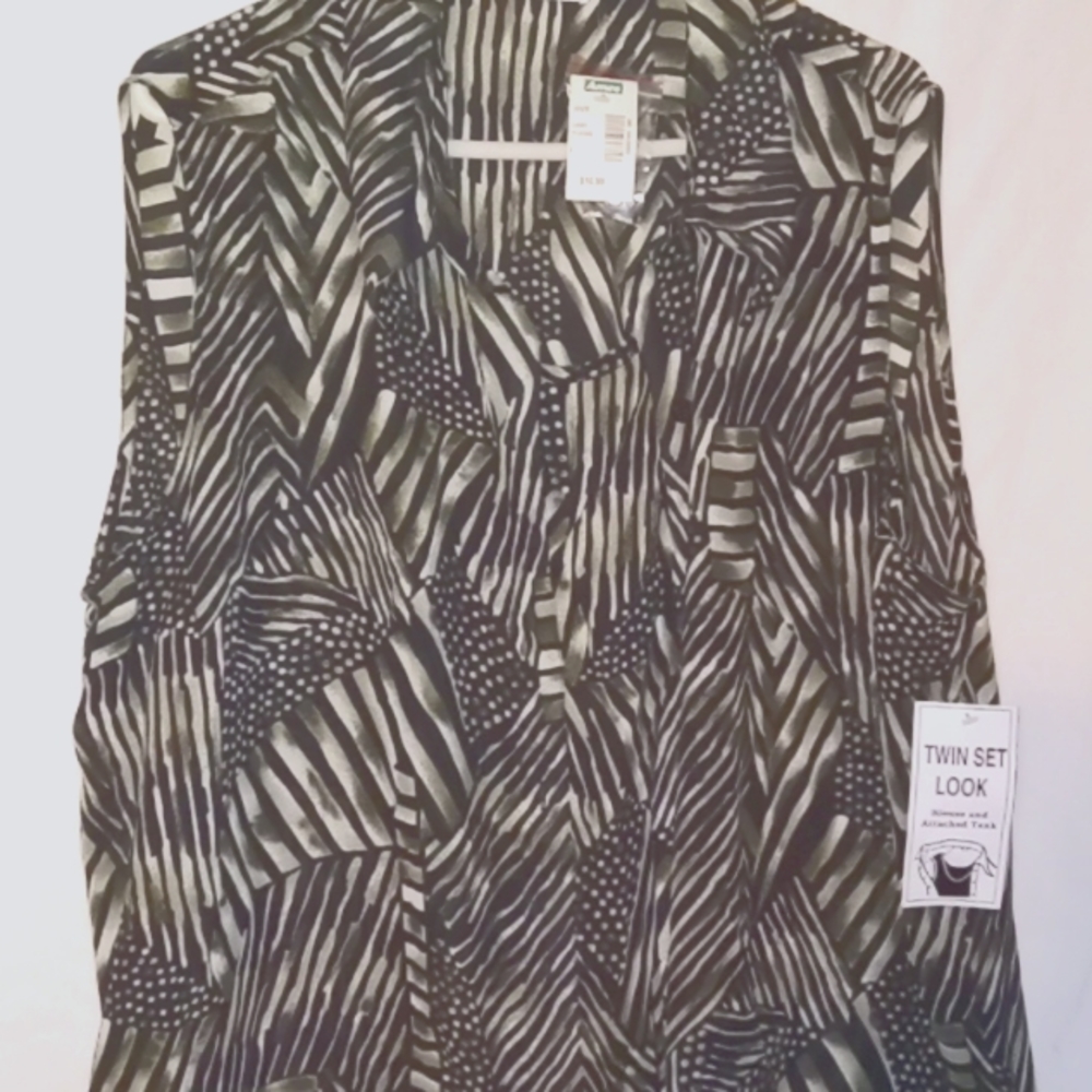 Ladies blouse with attached tank Black and green color 22w red hot plus